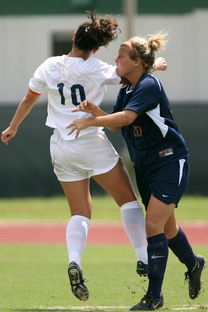 mk体育电脑版-环球足球：不同大陆足球文化的碰撞，环球足球鞋