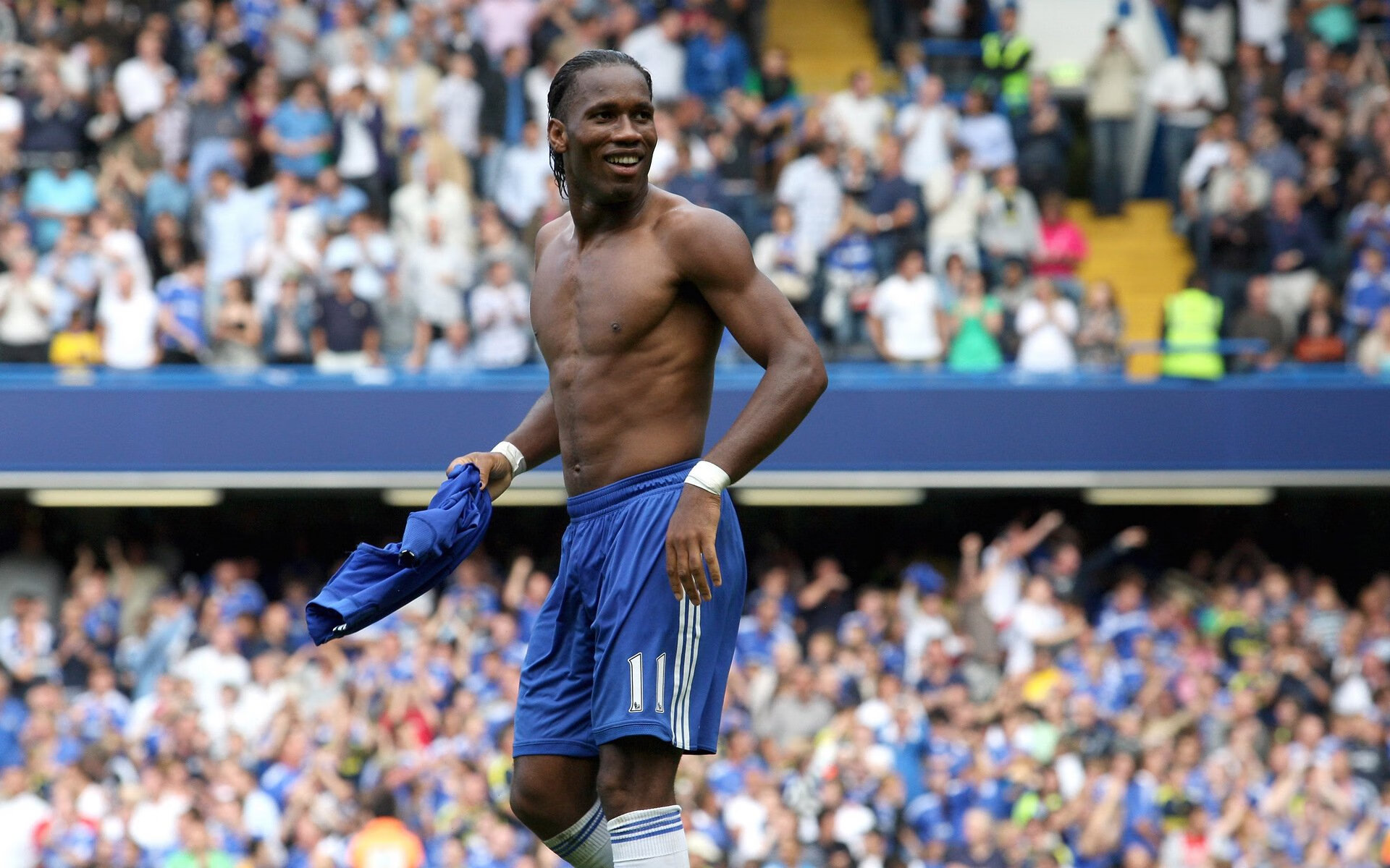 mk体育-电竞战队定制服装设计新颖获得好评，电竞队队服