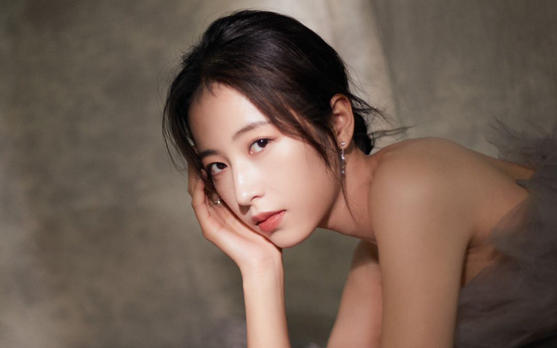 中国队冲线瞬间引爆现场气氛,中国队冲金